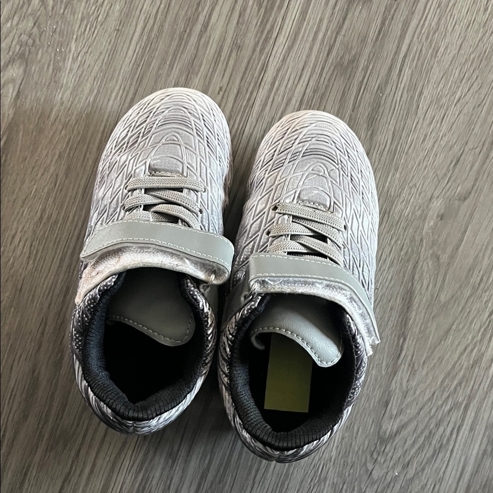 Stylish Gray Kid soccer shoes